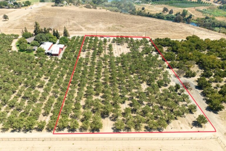 Lots & Land for Sale Clarence Oliveira, REALTOR