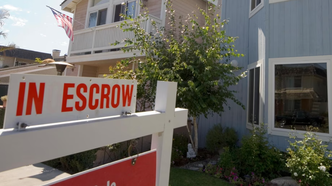 How Escrow Keeps Homebuyers and Sellers Safe