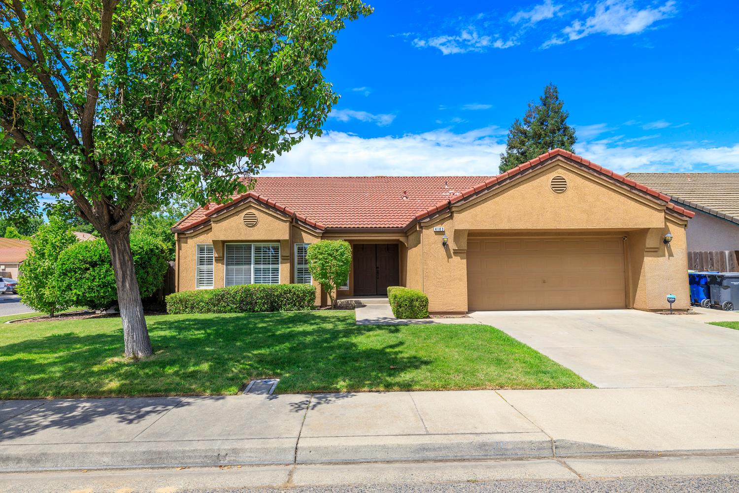 4103 St George Pl. Turlock, 3bd/2ba/1,863sf